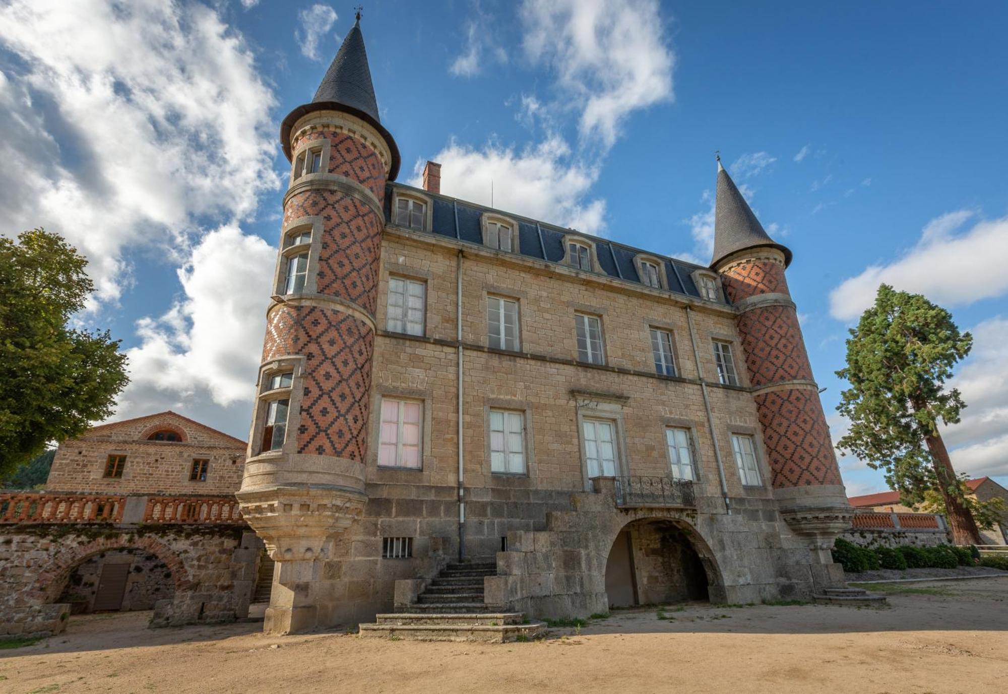 Domaine Et Chateau De Valinches Marols Ngoại thất bức ảnh