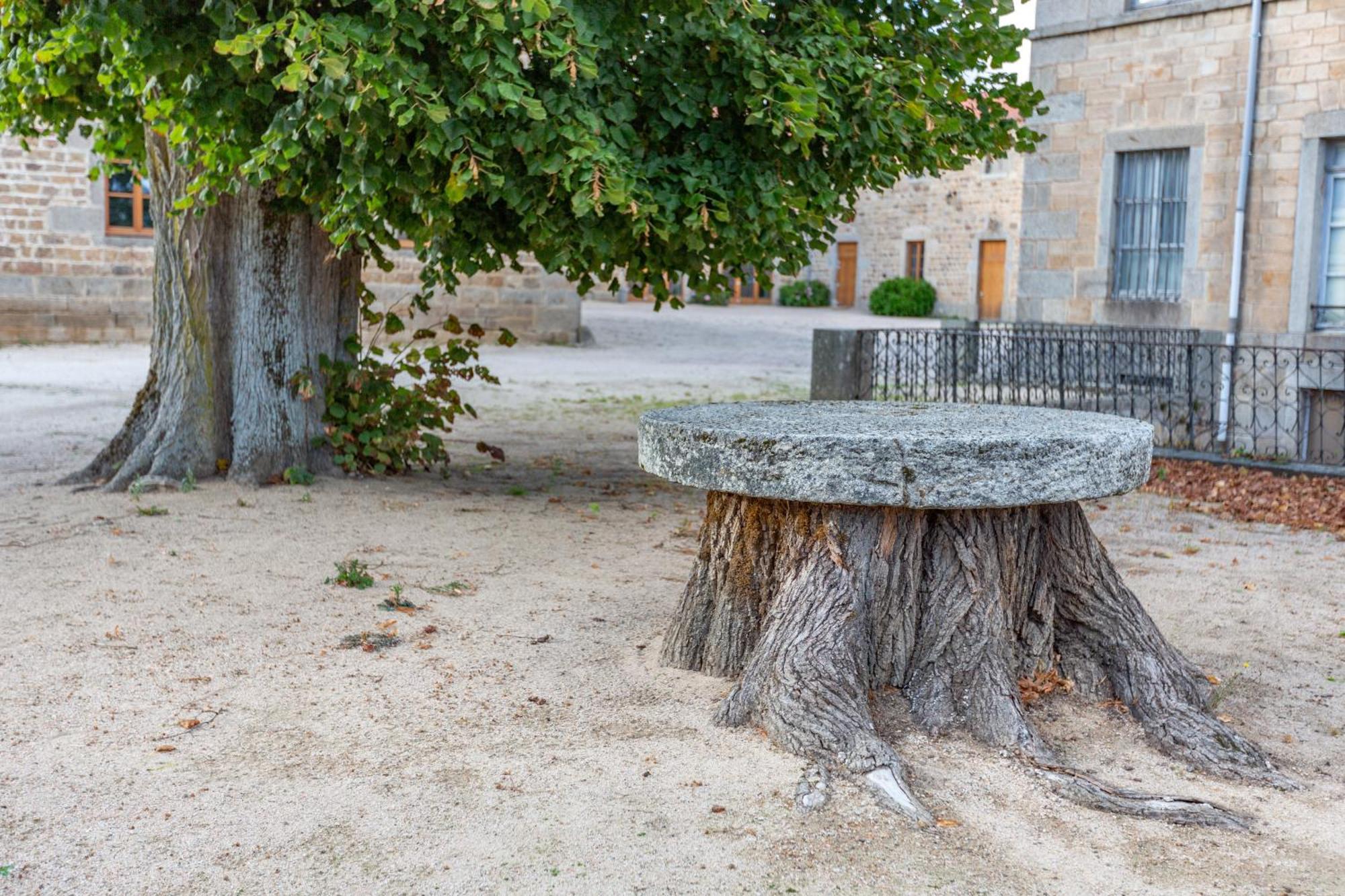 Domaine Et Chateau De Valinches Marols Ngoại thất bức ảnh