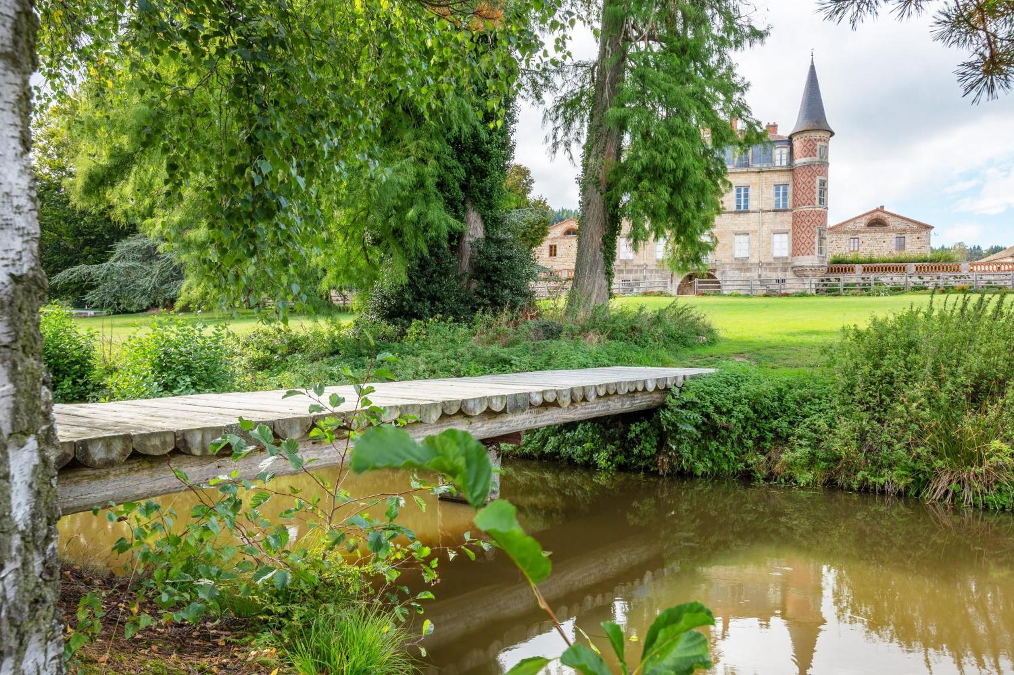 Domaine Et Chateau De Valinches Marols Ngoại thất bức ảnh